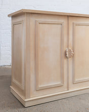 Load image into Gallery viewer, Split Reed Detail Sideboard With Shell Handles