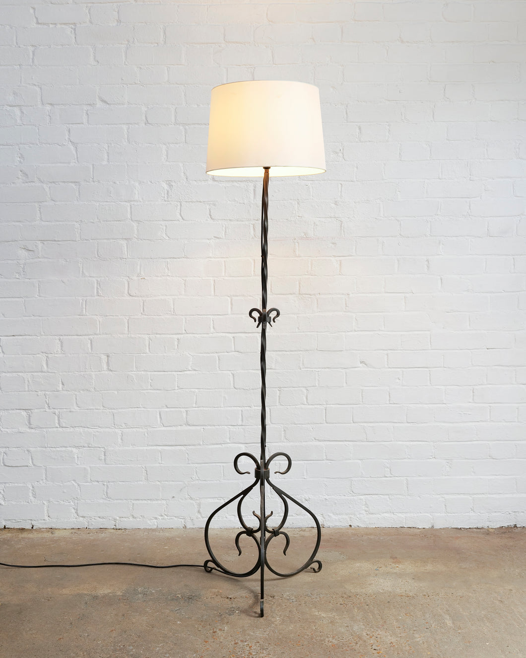 WROUGHT IRON FRENCH FLOOR LAMP