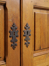 Load image into Gallery viewer, Solid Oak Spanish Sideboard
