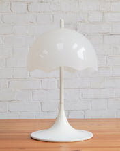 Load image into Gallery viewer, Mushroom Lamp With Scalloped Edge Shades