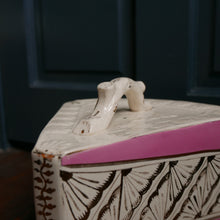 Load image into Gallery viewer, Beautiful Art Deco Large Pink And Gold Cheese Dish