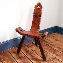 Load image into Gallery viewer, European tripod birthing chair