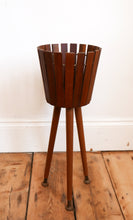 Load image into Gallery viewer, 1960s Gladlyn WarePplanter / Plant Holder