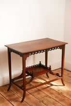 Load image into Gallery viewer, Early 20th century mahogany occasional table with scalloped edge