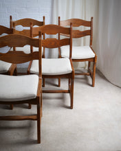 Load image into Gallery viewer, Set Of 6 Razor Back Oak Chairs By Guillerme Et Chambron
