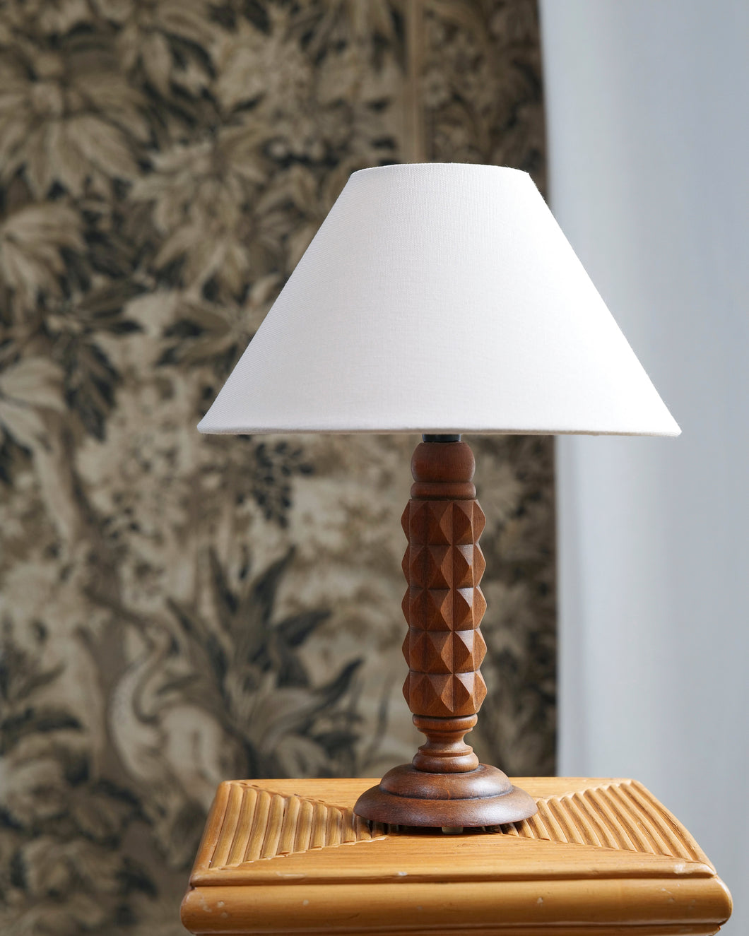 CARVED FRENCH TABLE LAMP IN THE MANOR OF CHARLES DUDOUYT