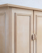 Load image into Gallery viewer, Split Reed Detail Sideboard With Shell Handles
