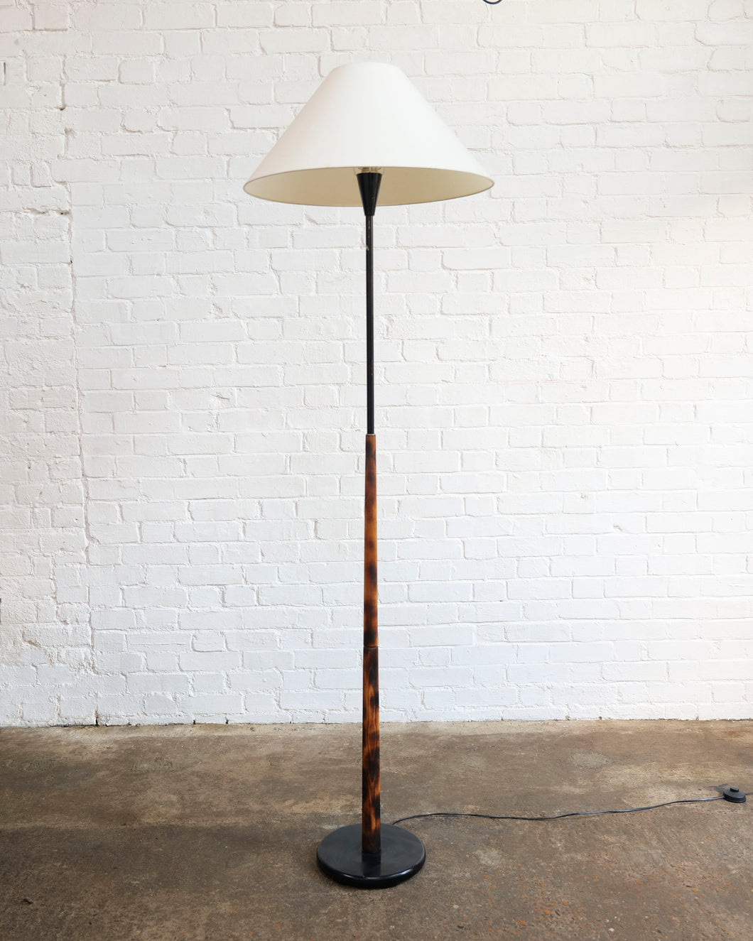 SCORCHED WOOD FLOOR LAMP