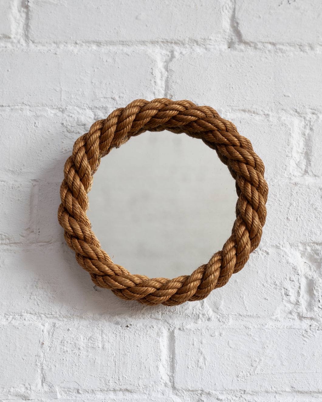 Rope mirror by Adrien Audoux and Frida Minet