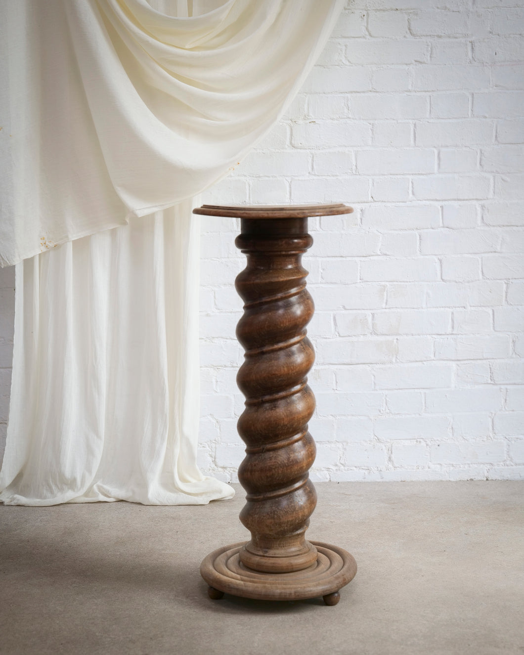 Heavy Oak Spiral Plinth