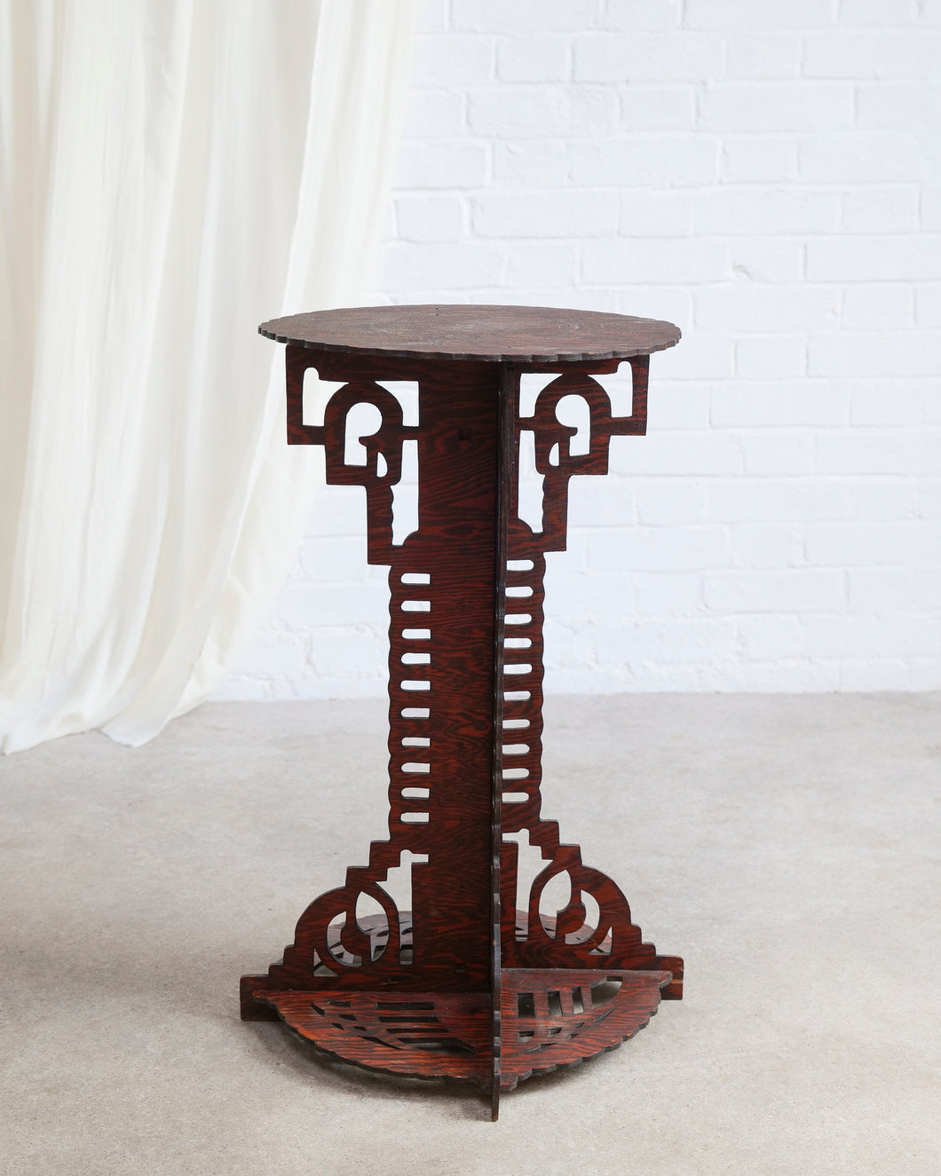 Scalloped Top Side Table Or Stand