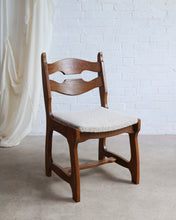 Load image into Gallery viewer, Set Of 6 Razor Back Oak Chairs By Guillerme Et Chambron
