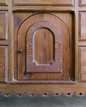 Load image into Gallery viewer, Scalloped Pine Chest Of Drawers
