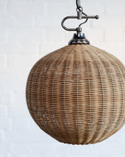 Load image into Gallery viewer, Rattan globe pendent
