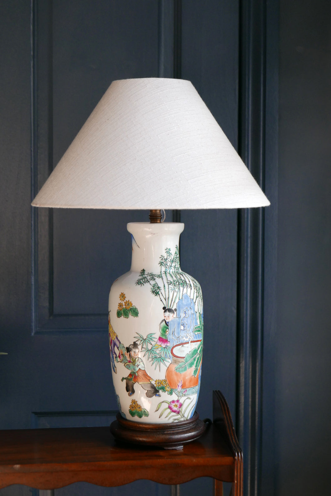 Vintage Chinese Porcelain Table Lamp