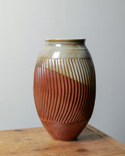 Load image into Gallery viewer, Studio Pottery Vase
