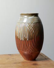 Load image into Gallery viewer, Studio Pottery Vase
