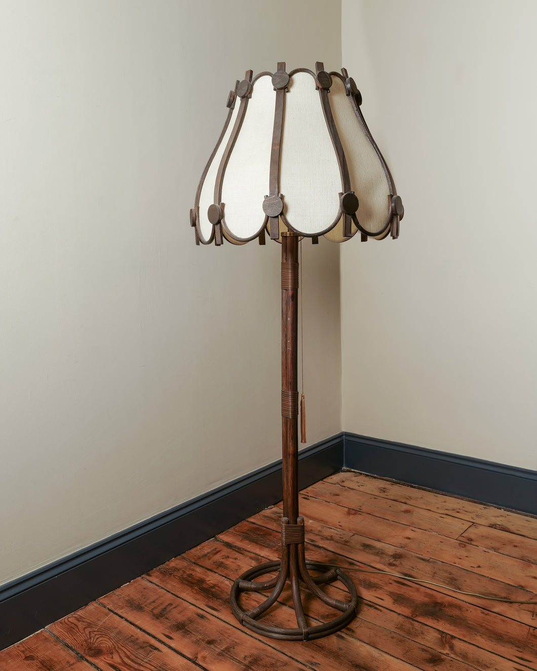 Floor Standing Bamboo Lamp With Scalloped Edge Shade
