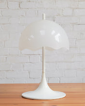 Load image into Gallery viewer, Mushroom Lamp With Scalloped Edge Shades
