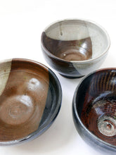Load image into Gallery viewer, Decorative Stoneware Glazed Bowl
