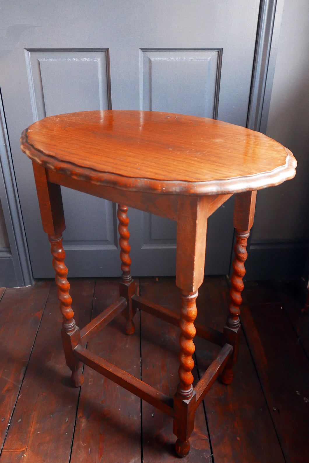 barley twist side table with scalloped edge 