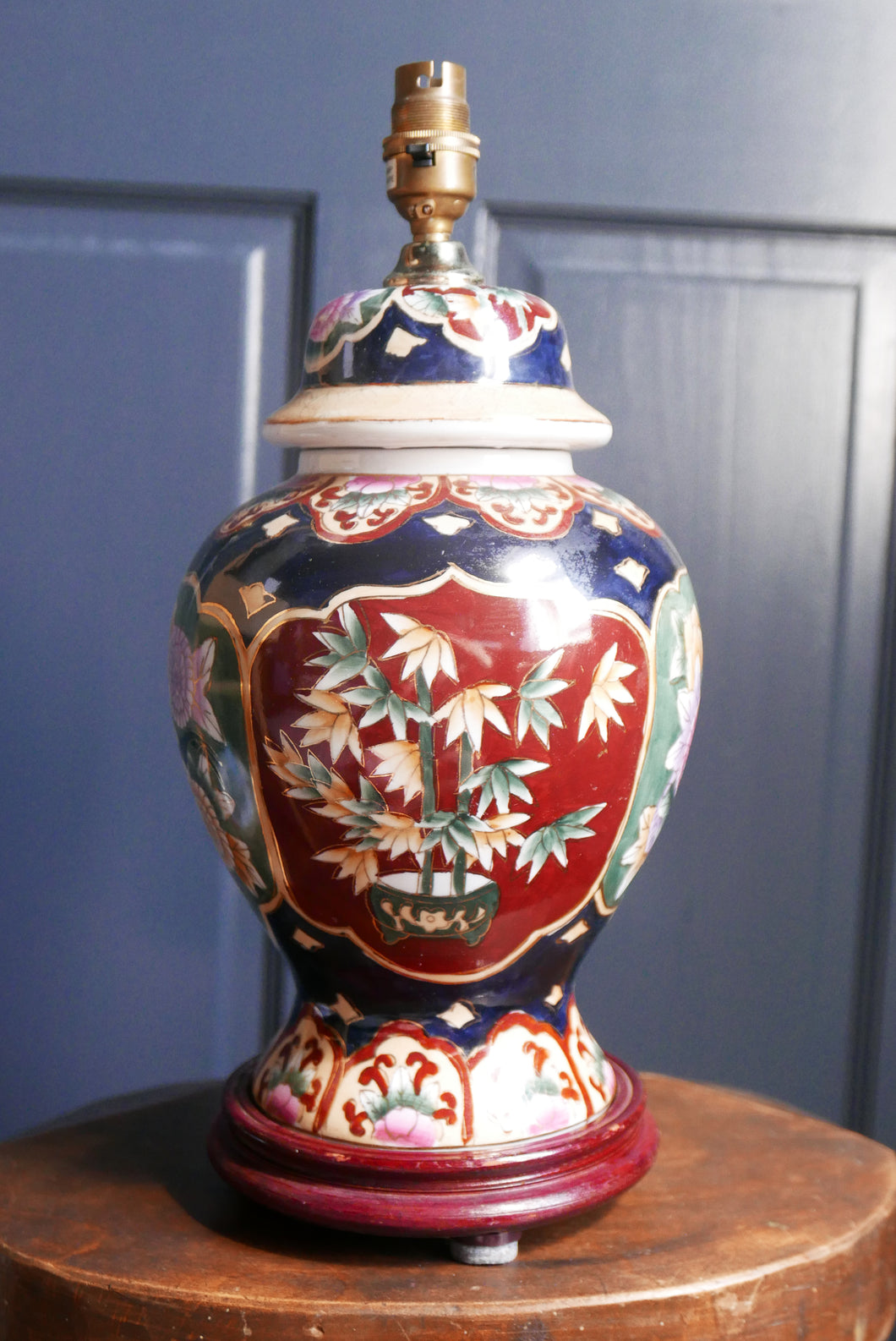 Hand Painted Chinese Table Lamp
