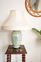 Load image into Gallery viewer, Chinese Style Table Lamp
